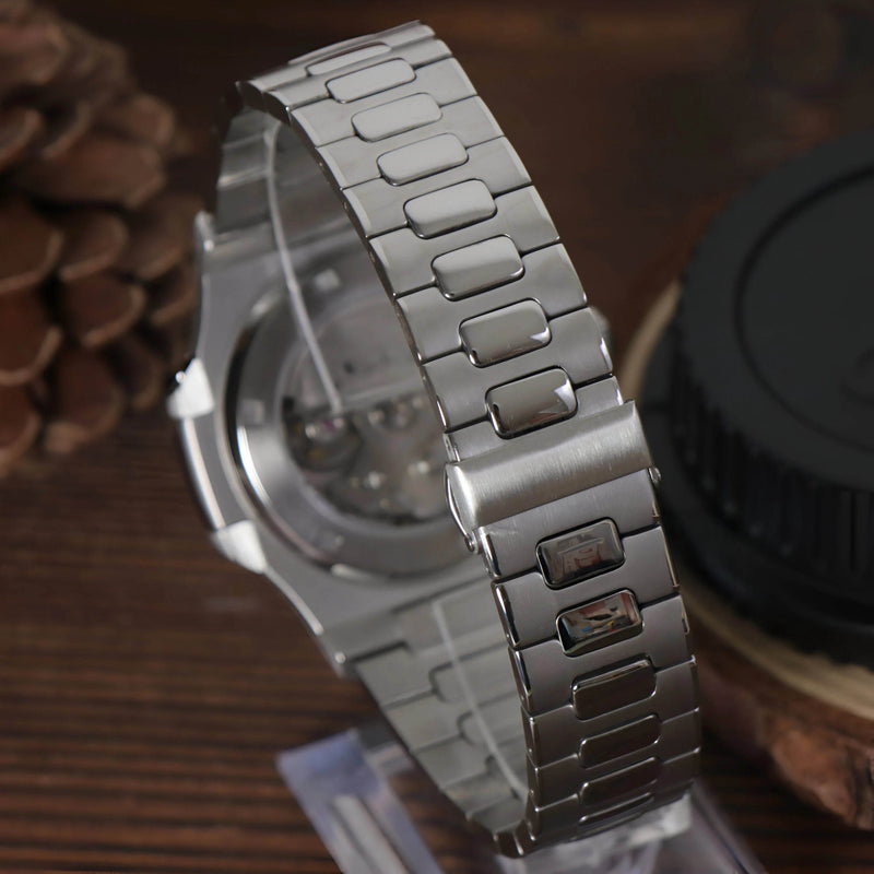 Nautilus Black