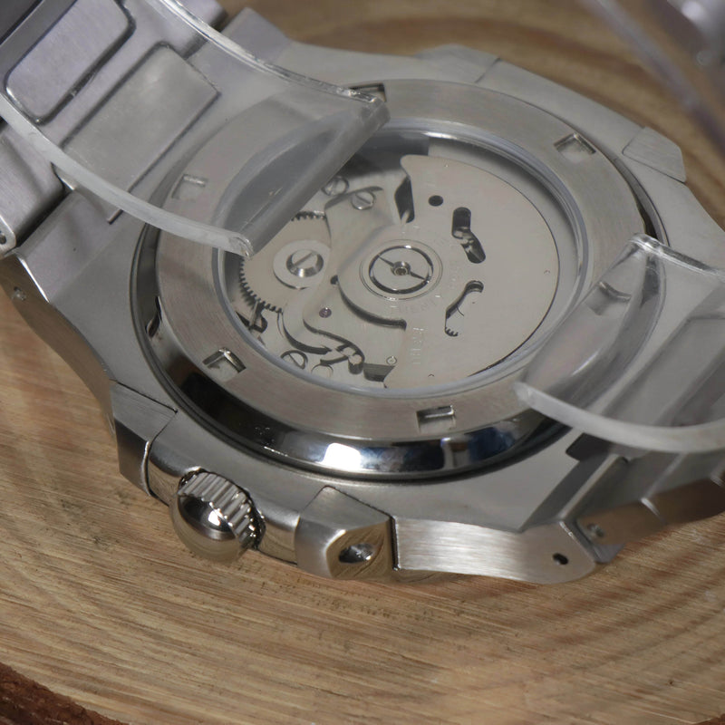 Nautilus Black Open Movement