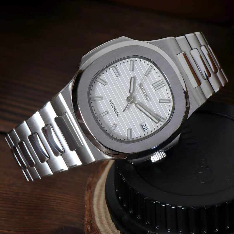 Nautilus White