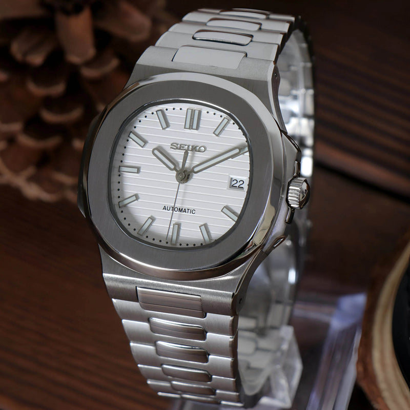 Nautilus White